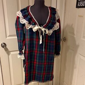 Vintage Sedu Plaid Lace-Trim Nightgown in Red & Green L